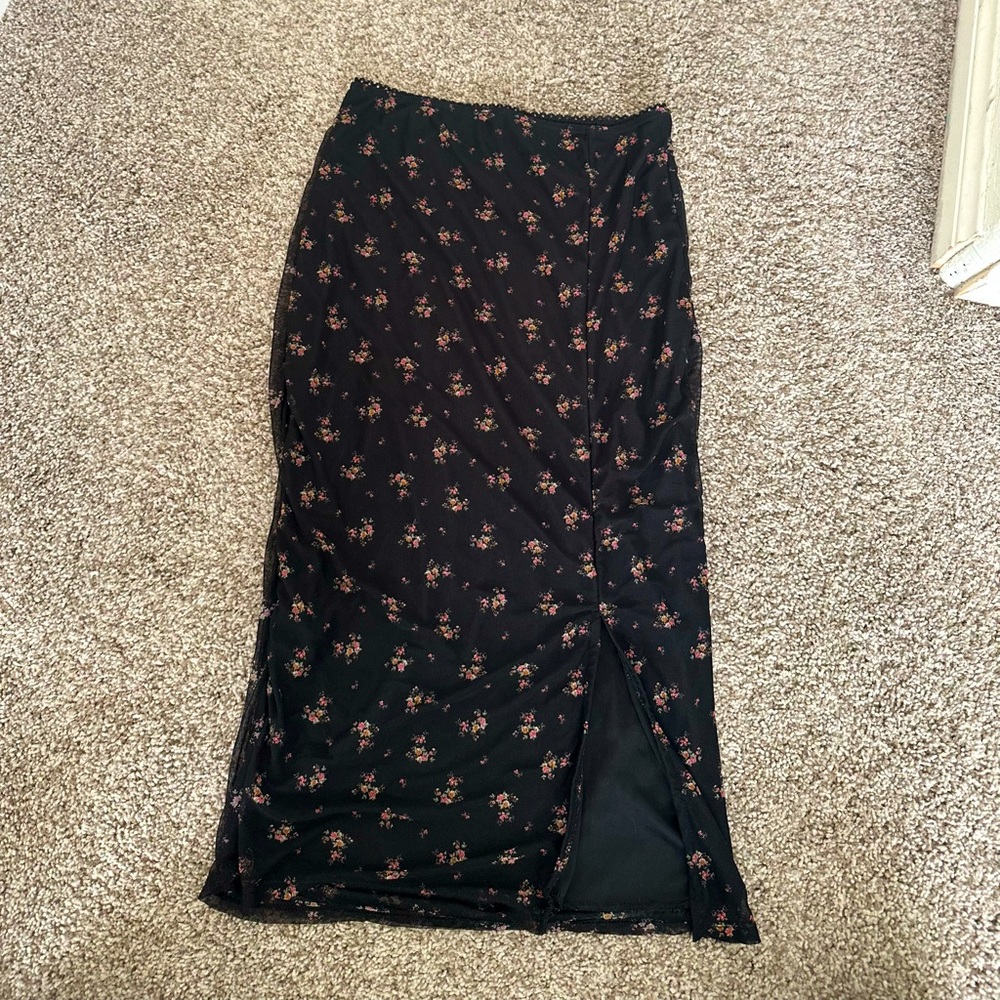 MIDI floral skirt with slit